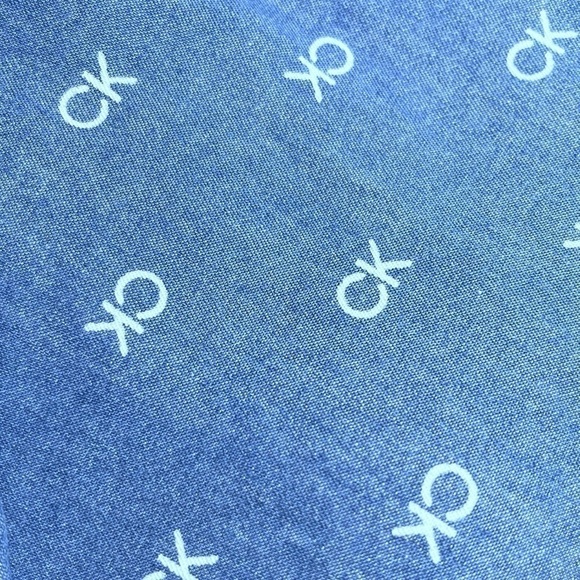 Calvin Klein Logo Print Chambray Jean dress 4T NWT - Picture 4 of 4